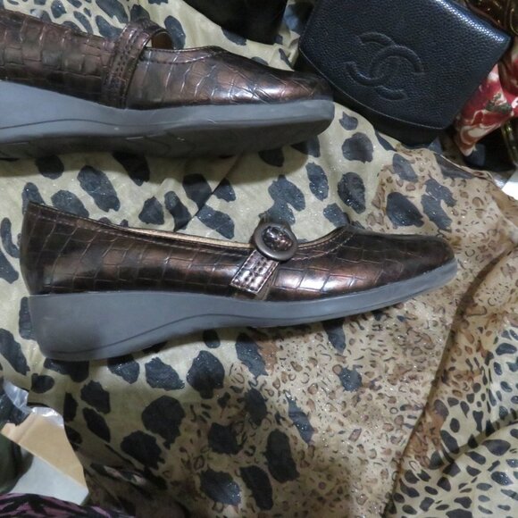 BOGO Life Stride Demi Brown Croc Embossed Mary Jane Buckle Comfort Wedges 8.5 - Picture 8 of 13